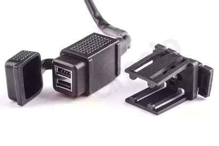 Szivargyújtó aljzat a kormánykeréken 12V 2x USB 5V-3