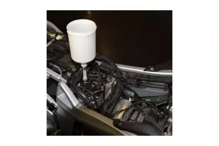 Lejek do uzupełniania płynu hamulcowego w motocyklach BMW -2