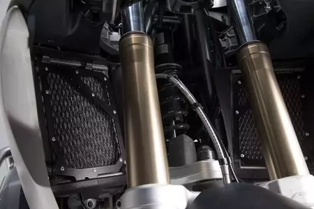 Капачка на радиатора BMW R1200GS LC/Rally 16- R1250GS 18- черна SW-Motech - KLS.07.870.10000/B