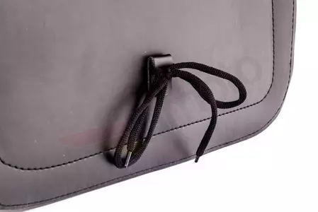 Sidetasker i klassisk læder med nitter 25L x2-5