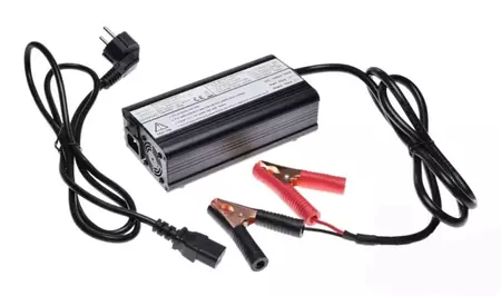 Зарядно устройство за акумулатори OT AGM 12V 15A - 228689