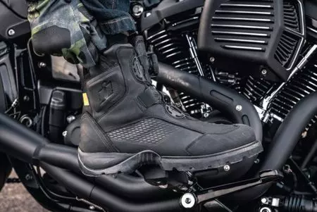 Motocyklové boty ICON Stormhawk černé 10-4