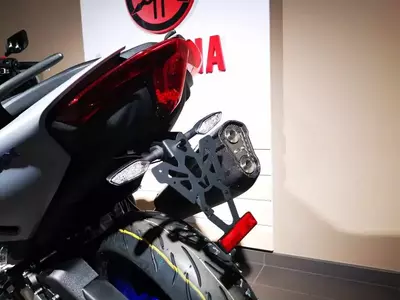 Support de plaque V PARTS noir Yamaha T-Max 560-12