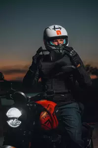 Motociklistička kaciga koja pokriva cijelo lice MT kacige FF106B Targo S Solid A0 biserno sjajno bijela S-15
