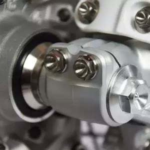 Vijaki motorja iz titana v brazgotinah - STIMFREXCF