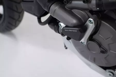 SW-Motech kryt vodní pumpy Ducati modely stříbrná černá-2
