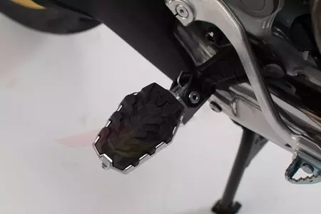 SW-Motech EVO footrests Honda XRV 650 750 87-03 XL600V 87-99 CRF1000L negru argintiu - FRS.01.112.10201