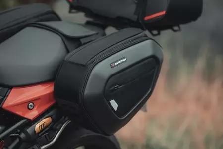 Pro Blaze H SW-Motech Ducati SCRBL Desert Sled 16- μαύρο 2x15-20L κιτ πλαϊνών τσαντών και σχάρας-3