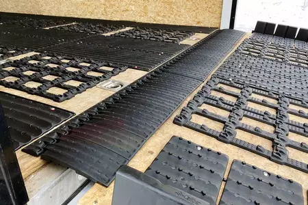 "Caliber" krašto slankiklių rinkinys 61 cm lankstas juodas 4 PC 96-6
