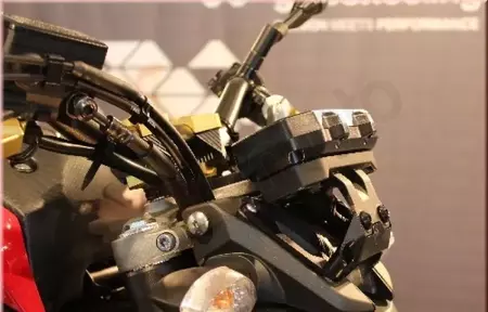 Gilles Tooling crna Yamaha MT-07 kontra montažni nosač-2