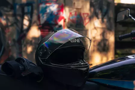 Vini Aero integrālā motociklista ķivere spīdīgi melna XL-13